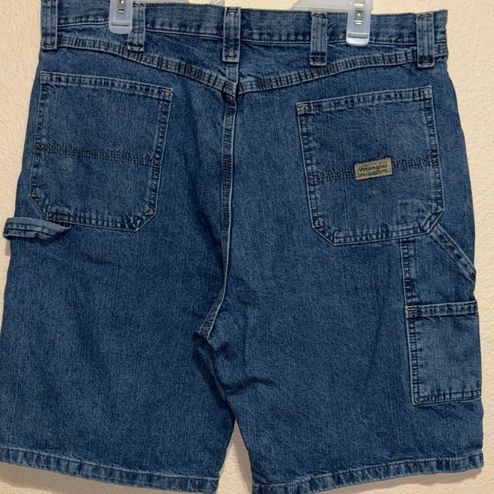 Wrangler Men's Classic Blue Jean Shorts Sz 38 - Picture 1 of 13